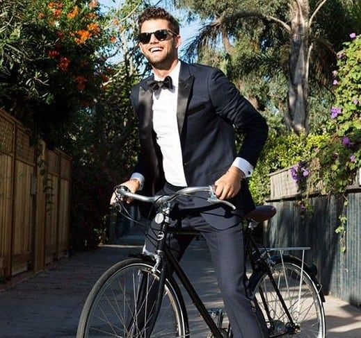 https://theblacktux.com/?utm_campaign=gws_042015&utm_medium=referral&utm_source=green_wedding_shoes 